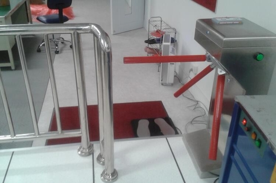 IP62 IC-Identiteitskaarttoegang Drie Turnstiles van het WapensToegangsbeheer Tweerichtings110v/220V
